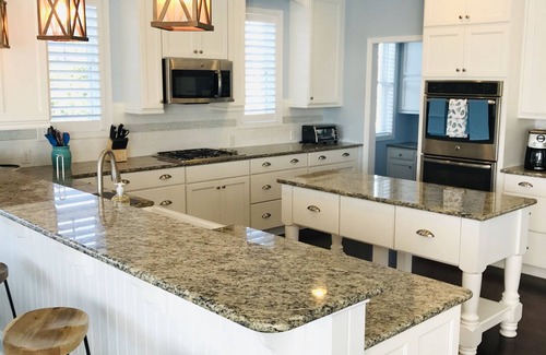 Lewes House | Large Lewes Beach rental; one block from bay! Perfect for family vacations!