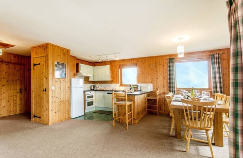 Minehead Cabin | Large Lodge in 3 acres with fabulous Exmoor views, 1.5 mile walk to shops & pubs with beach beyond