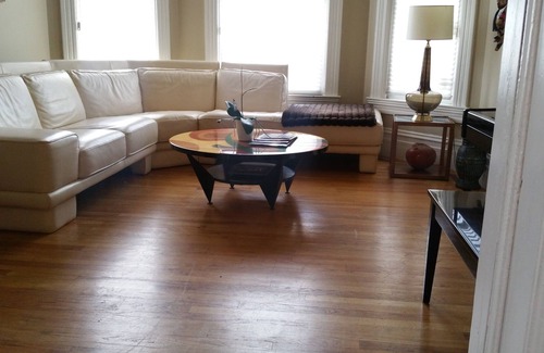 Ralph Bunche House | Large & Lovely 4 Bedroom/2 Bath Townhouse In Oakland