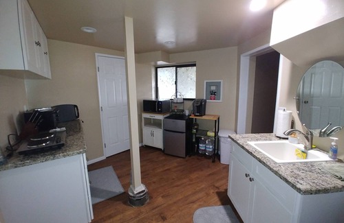Pine Mountain Club Apartment | Large Lower Suite in Mountain View Home