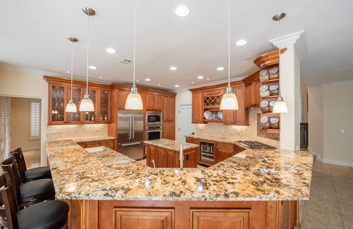 Green Valley House | Large Luxurious Estate on Golf Course w/pool/spa in Gated Community