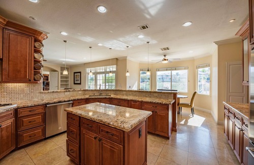 Green Valley House | Large Luxurious Estate on Golf Course w/pool/spa in Gated Community