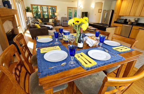 Fairview House | Large luxurious house with private 4-acre park 15 min to downtown Asheville
