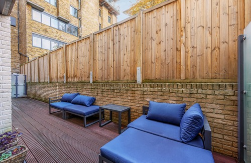 Southfield Apartment | Large Modern 1 Bedroom Apartment (767 sq ft) in a New Build