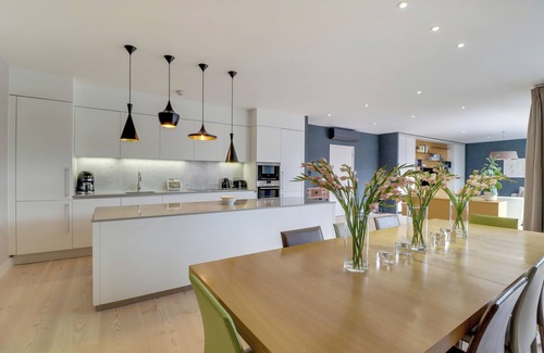 Soho Apartment | Large Modern Designer Soho Flat with 24 Hour Concierge and Terrace