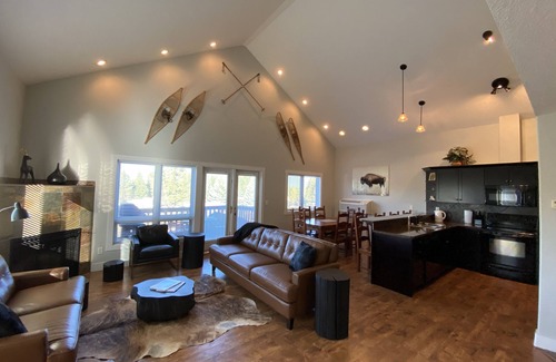East Kootenay Condo | Large Mountain View Condo (5 bedroom/Sleeps 11)