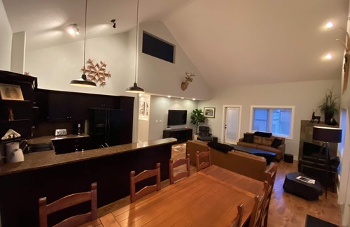 East Kootenay Condo | Large Mountain View Condo (5 bedroom/Sleeps 11)