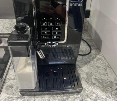 Liverpool House | Large NEW Detached House Woolton, Families, FREE Parking, Massage, BBQ, Play room & MORE