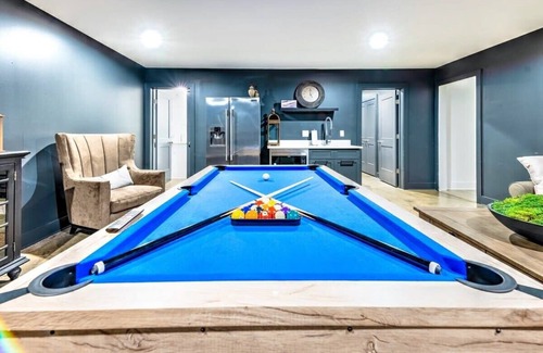 Berry Hill House | Large New Luxury Home! Rooftop Views w/Hot Tub!