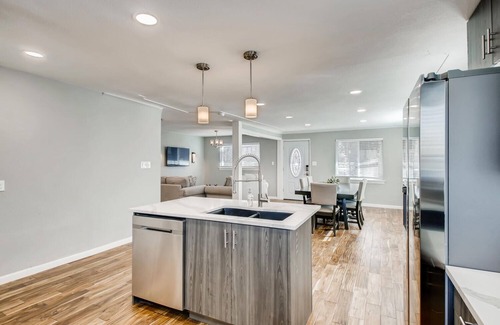 Bel Aire House | Large Newly Renovated 5 bedroom 2 bath Home