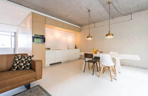 Westpoort Apartment | Large One-bedroom Apartment