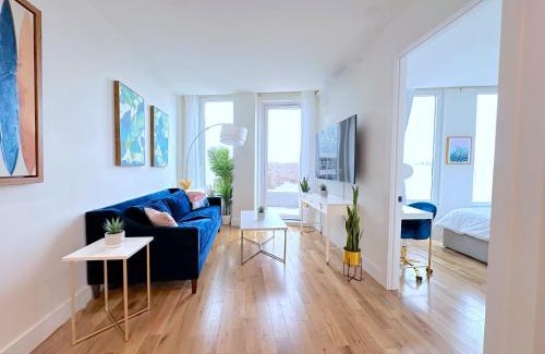 Greenpoint Apartment | Large One Bedroom - Massive Private Terrace - Luxury Building - Williamsburg - Greenpoint
