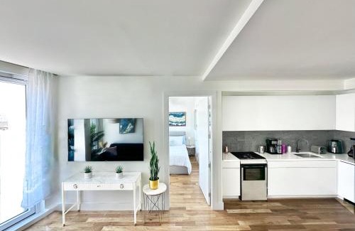 Greenpoint Apartment | Large One Bedroom - Massive Private Terrace - Luxury Building - Williamsburg - Greenpoint