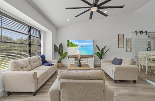 Port Charlotte House | Large Outdoor Living Space, Pool Table and Heated Pool - Oasis of Port Charlotte - Roelens