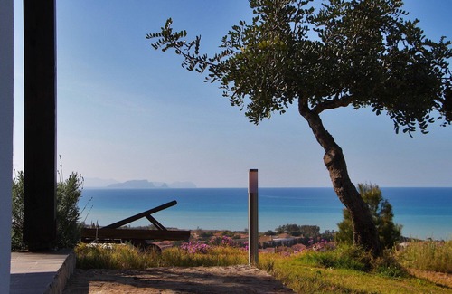 Campofelice di Roccella Villa | Large property, 2 Modern Villas, PRIVATE POOL, Golf Practice, Sea View, WIFI