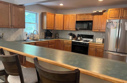 Lincoln House | Large Pet Friendly Private Home in Forest Ridge Resort with outdoor pool (FR8CL)