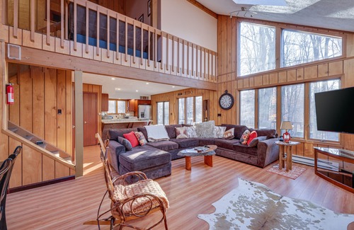 Gouldsboro House | Large Poconos rustic style home in gated community - Fire Pit - Lake - Beach!