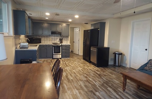 Lilburn Apartment | Large private daylit basement apartment in quiet Lilburn neighborhood