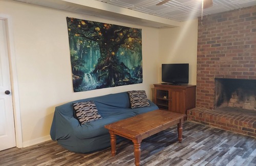Lilburn Apartment | Large private daylit basement apartment in quiet Lilburn neighborhood