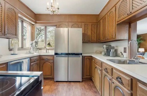 South Tulsa House | Large, Professionally Decorated French Style near Southern Hills with Pool