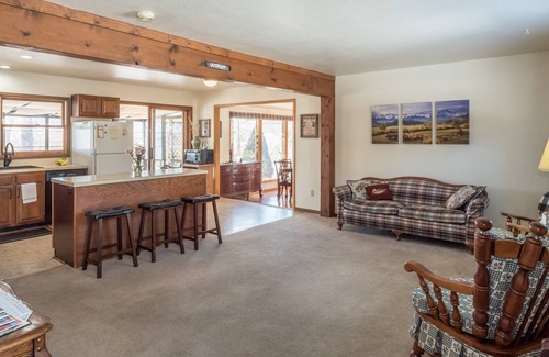Buena Vista House | Large Rambling Ranch House, In Town with MTN Views, Walk to Shopping/Dining/Pubs