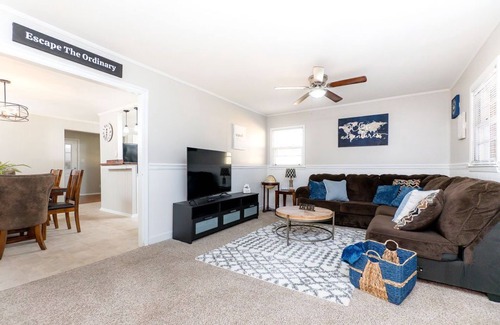 Warner Robins House | Large Remodeled Home w/screened porch and 2 car garage