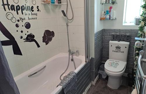 Coldharbour House | Large Room in a Shared House - Brixton London