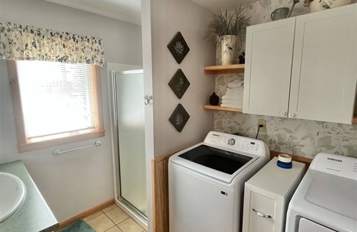 Standish House | LARGE SANDY BEACH. 3 BEDROOM 2 BATHROOM. WATERFRONT