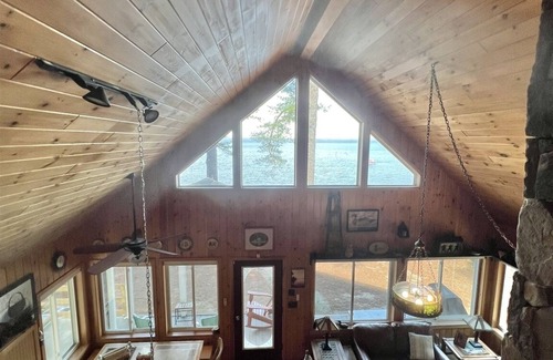 Standish House | LARGE SANDY BEACH. 3 BEDROOM 2 BATHROOM. WATERFRONT