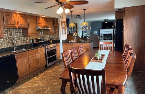 Saratoga Springs House | Large Saratoga Lake House, close to all amenities , privacy of lake living.