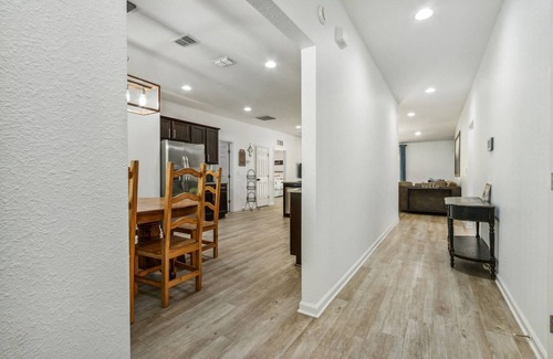 Westside House | Large Serene Fenced Yard |Firepit |Dogs Ok| Herb Garden