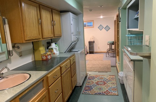 Clear Lake House | Large shaded deck w/view of the lake. Quiet retreat in the heart of Clear Lake.