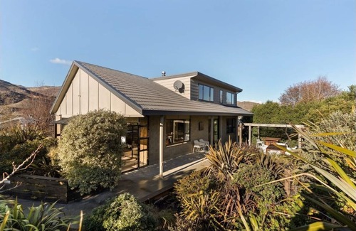Lowburn House | Large, spacious home great for large numbers