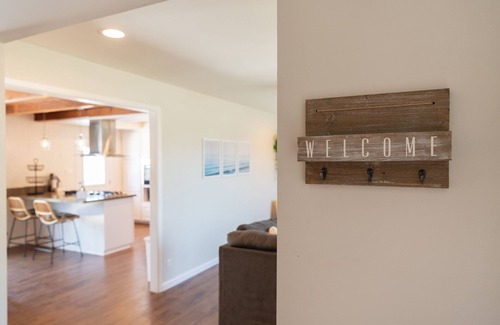Loma Alta House | Large turf yard, putt putt, soccer net, fire pit, gas grill & more!