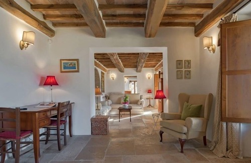 Monterchi Villa | Large Tuscan villa for 12 guests with AC, Private pool and beautiful views