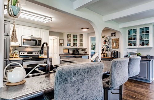 Springfield House | Large, updated 3 bedroom house, with amazing patio and yard!