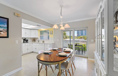 Singer Island Apartment | Large Updated Beach Apartment with a Patio
