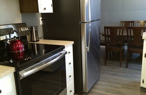 Central Area Apartment | LARGE Upstairs 2 Bed 2 Bath condo Creek View!