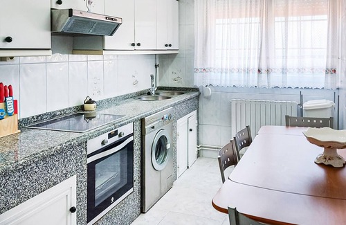 Fisterra Apartment | Large vacation apartment with a view of the Atlantic Ocean
