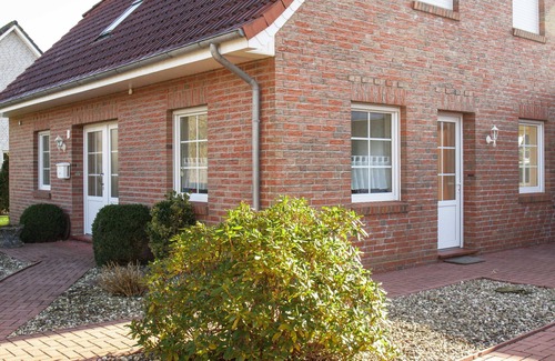 Marienhafe House | Large vacation home - 120 m², directly on the Tjücher Moortun bathing lake