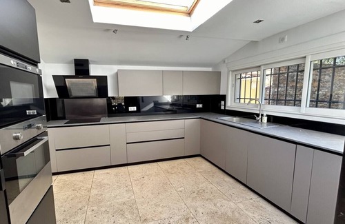 Le Tholonet Villa | Large Villa