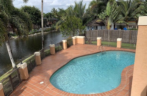 Plantation House | Large Water Front House | Game Room and Heated Pool - Vacation or remote work
