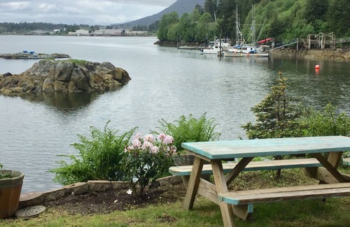 Sitka House | Large waterfront home with private beach- 14 day minimum booking.
