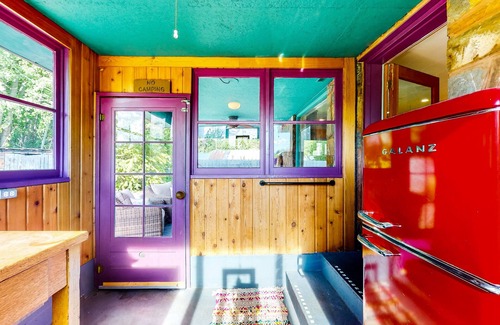 Ponder Point House | Large Yard, Grill, & Sunroom - Dog-Friendly