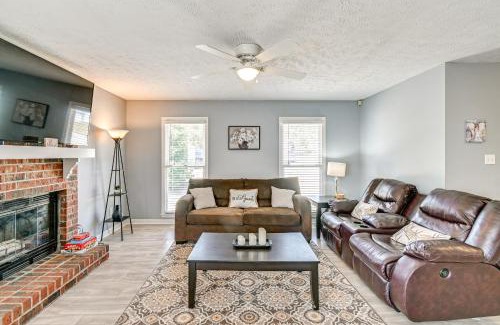 Fayetteville House | Large Yard, Office Space Fayetteville Family Home