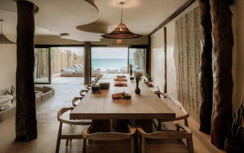 Zona Hotelera House | Largest Ocean Front Mansion Butler Included