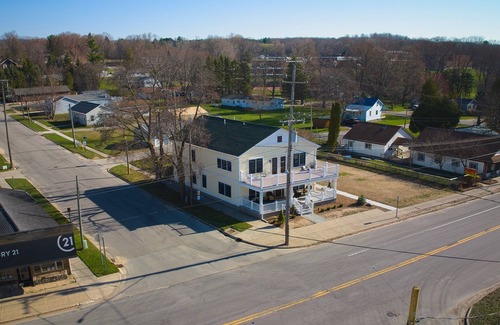 Onekama Condo | Largest Upstairs unit at the Dala House (sleeps 4)