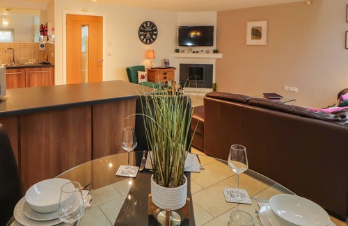 Kirkby Lonsdale Cottage | LARK MEADOW, family friendly, with a garden in Kirkby Lonsdale