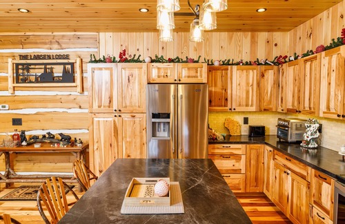 Egg Harbor Cabin | Larsen Lodge Downtown Village Egg Harbor, Sauna, New, Rustic and Elegant.