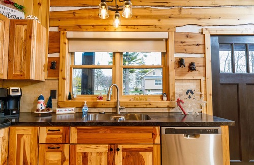 Egg Harbor Cabin | Larsen Lodge Downtown Village Egg Harbor, Sauna, New, Rustic and Elegant.